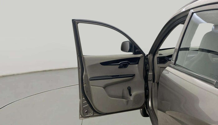 2016 Mahindra Kuv100 K2 PLUS 6 STR, Petrol, Manual, 33,497 km, LHS Front Door