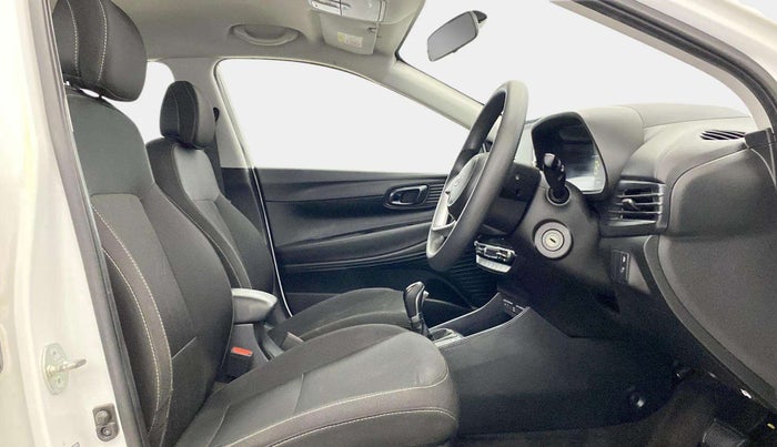 2023 Hyundai NEW I20 SPORTZ 1.2 IVT, Petrol, Automatic, 20,108 km, Right Side Front Door Cabin