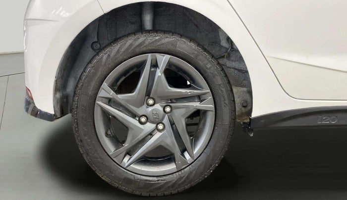 2023 Hyundai NEW I20 SPORTZ 1.2 IVT, Petrol, Automatic, 20,108 km, Right Rear Wheel