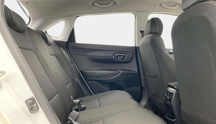 2023 Hyundai NEW I20 SPORTZ 1.2 IVT, Petrol, Automatic, 20,108 km, Right Side Rear Door Cabin