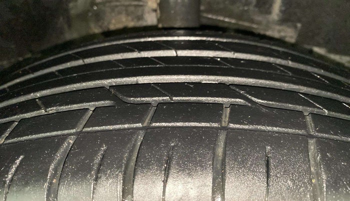 2022 Tata NEXON XZ PLUS (PREMIUM) PETROL JET, Petrol, Manual, 21,647 km, Right Front Tyre Tread