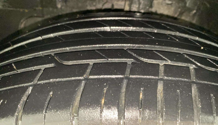 2022 Tata NEXON XZ PLUS (PREMIUM) PETROL JET, Petrol, Manual, 21,647 km, Left Front Tyre Tread