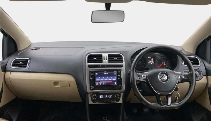 2017 Volkswagen Polo HIGHLINE1.2L, Petrol, Manual, 89,762 km, Dashboard