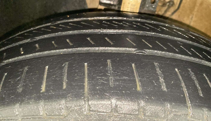 2017 Volkswagen Polo HIGHLINE1.2L, Petrol, Manual, 89,762 km, Left Front Tyre Tread