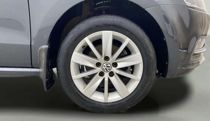 2017 Volkswagen Polo HIGHLINE1.2L, Petrol, Manual, 89,762 km, Right Front Wheel