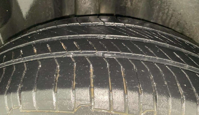 2017 Volkswagen Polo HIGHLINE1.2L, Petrol, Manual, 89,762 km, Right Rear Tyre Tread