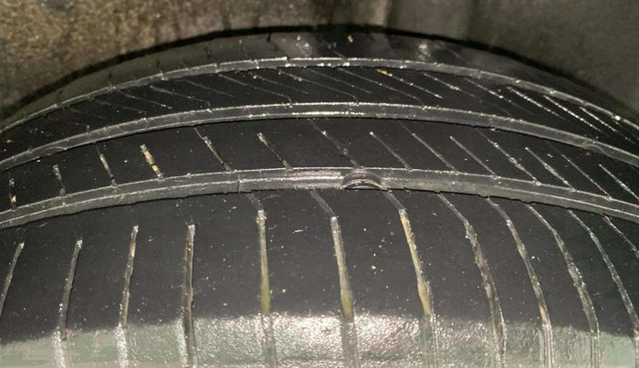2017 Volkswagen Polo HIGHLINE1.2L, Petrol, Manual, 89,762 km, Left Rear Tyre Tread