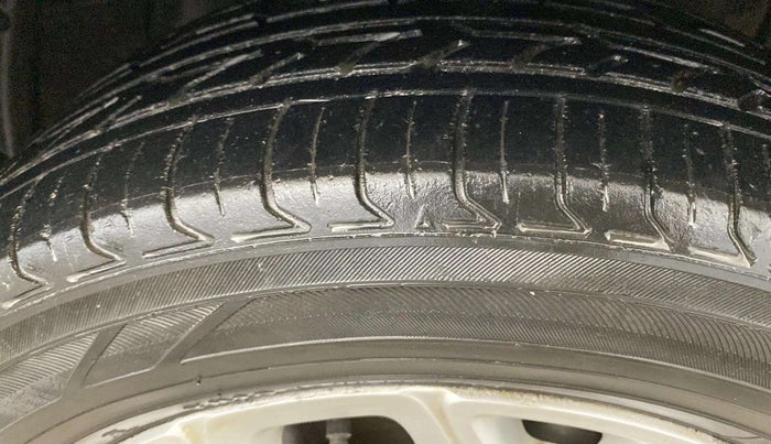 2015 Ford Ecosport TITANIUM 1.5L PETROL, Petrol, Manual, 60,313 km, Right Front Tyre Tread