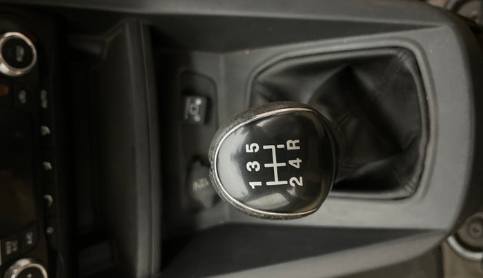 2017 Ford Figo Aspire TITANIUM 1.2 PETROL, CNG, Manual, 77,619 km, Gear Lever