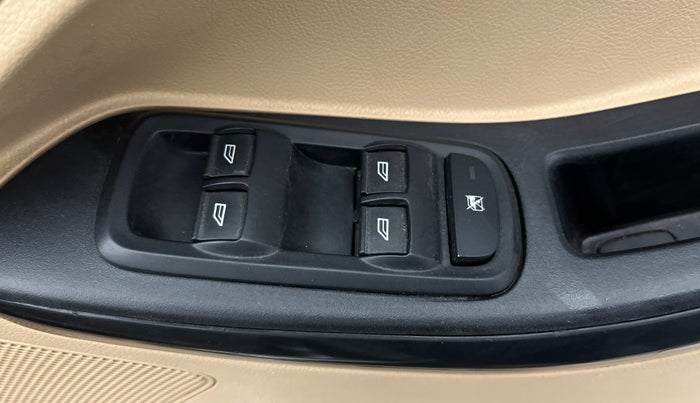 2017 Ford Figo Aspire TITANIUM 1.2 PETROL, CNG, Manual, 77,619 km, Driver Side Door Panels Control