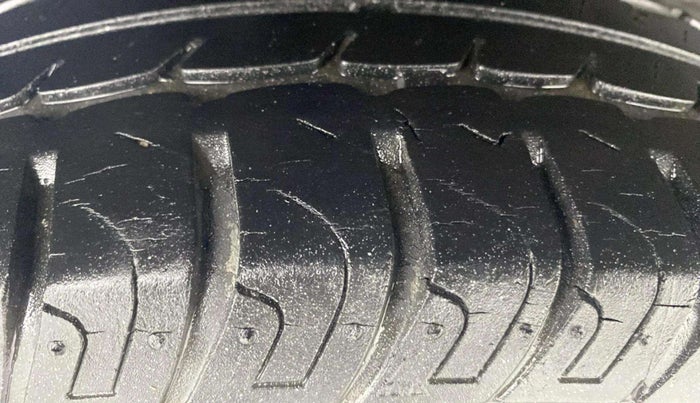 2017 Datsun Go T, Petrol, Manual, 31,147 km, Right Rear Tyre Tread