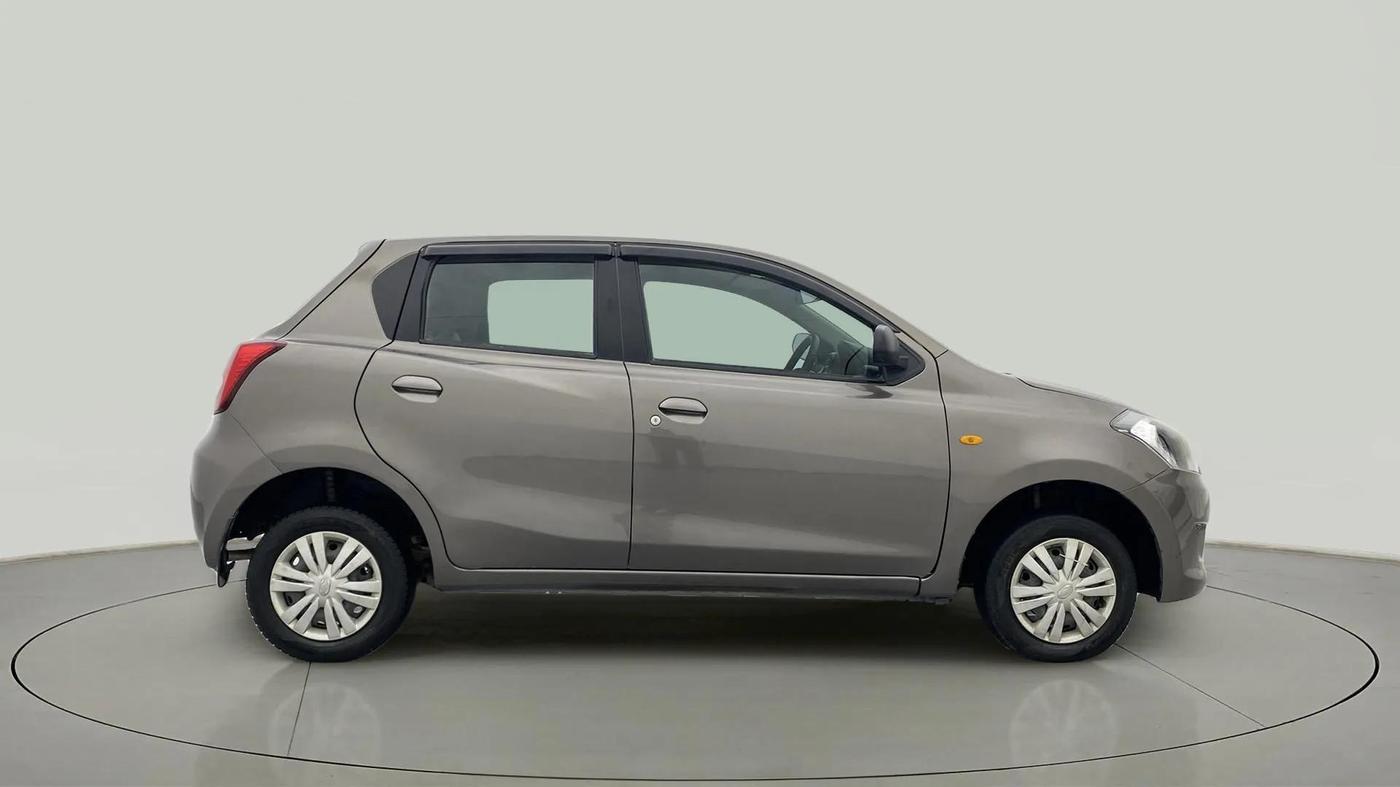 2017 Datsun Go T, Petrol, Manual, 31,220 km, Right Side View