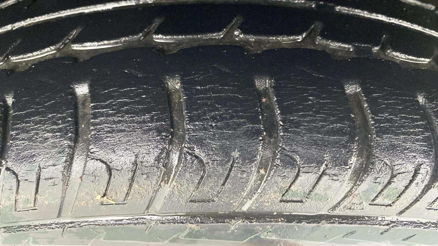 2017 Datsun Go T, Petrol, Manual, 31,220 km, Left Front Tyre Tread