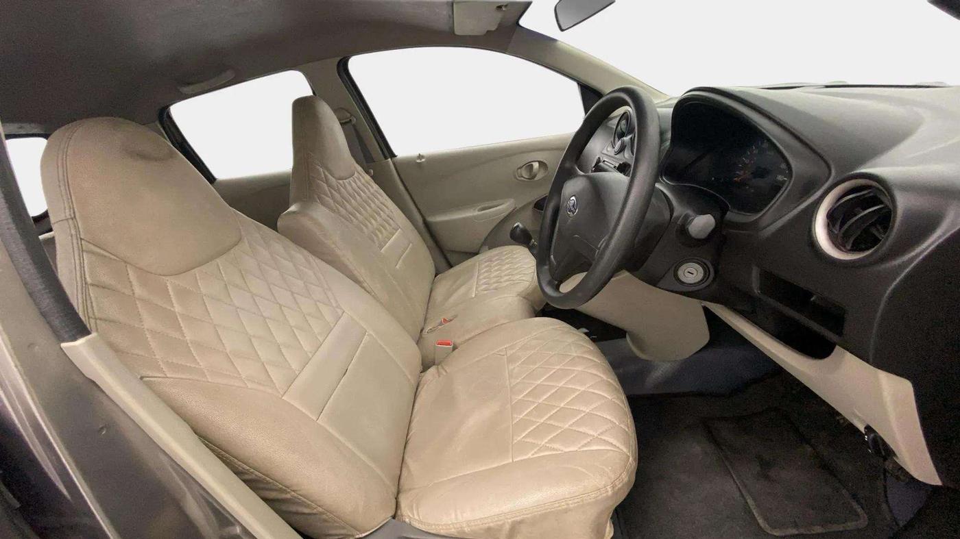2017 Datsun Go T, Petrol, Manual, 31,220 km, Right Side Front Door Cabin