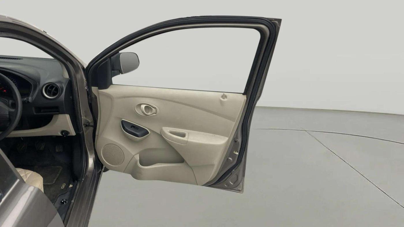 2017 Datsun Go T, Petrol, Manual, 31,220 km, RHS Front Door
