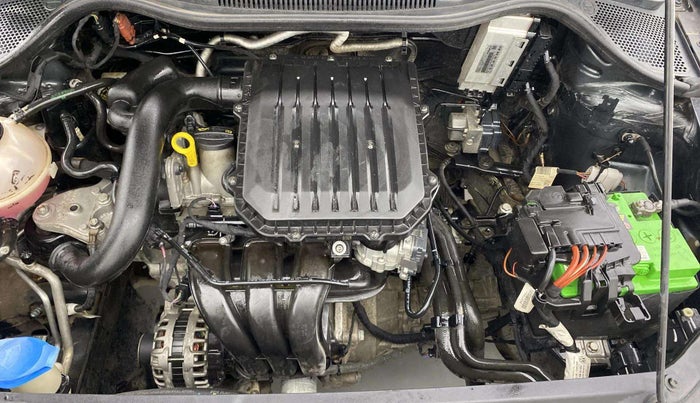 2018 Volkswagen Ameo COMFORTLINE 1.0L, Petrol, Manual, 48,432 km, Engine View