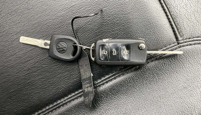 2018 Volkswagen Ameo COMFORTLINE 1.0L, Petrol, Manual, 48,432 km, Key Close Up