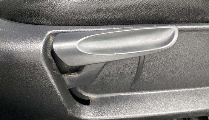 2018 Volkswagen Ameo COMFORTLINE 1.0L, Petrol, Manual, 48,432 km, Driver Side Adjustment Panel