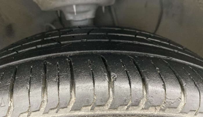 2016 Hyundai Elite i20 ASTA 1.2 (O), Petrol, Manual, 79,379 km, Right Front Tyre Tread