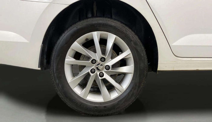 2023 Skoda SLAVIA AMBITION 1.0L TSI AT, Petrol, Automatic, 29,242 km, Right Rear Wheel