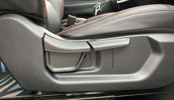 2021 Hyundai NEW I20 N LINE N8 1.0 TURBO GDI DCT DUAL TONE, Petrol, Automatic, 35,449 km, Driver Side Adjustment Panel