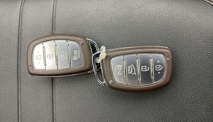 2021 Hyundai NEW I20 N LINE N8 1.0 TURBO GDI DCT DUAL TONE, Petrol, Automatic, 35,449 km, Key Close Up