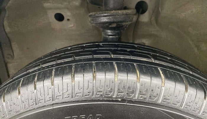 2015 Maruti Wagon R 1.0 VXI, Petrol, Manual, 24,834 km, Left Front Tyre Tread