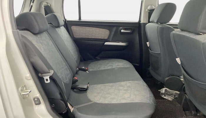 2015 Maruti Wagon R 1.0 VXI, Petrol, Manual, 24,834 km, Right Side Rear Door Cabin
