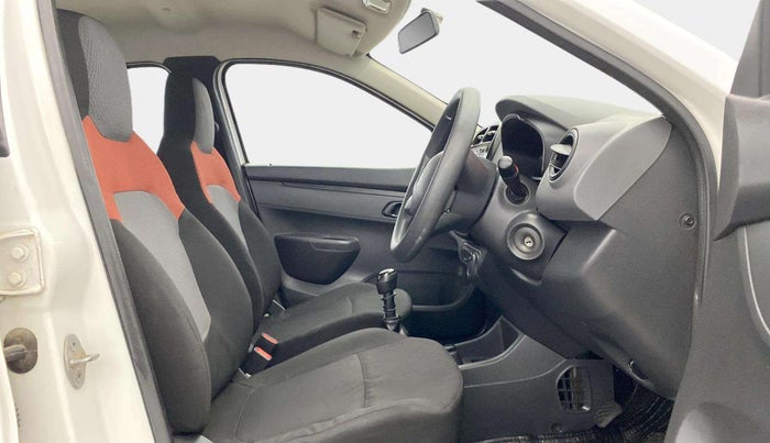 2016 Renault Kwid RXT 0.8, Petrol, Manual, 23,126 km, Right Side Front Door Cabin