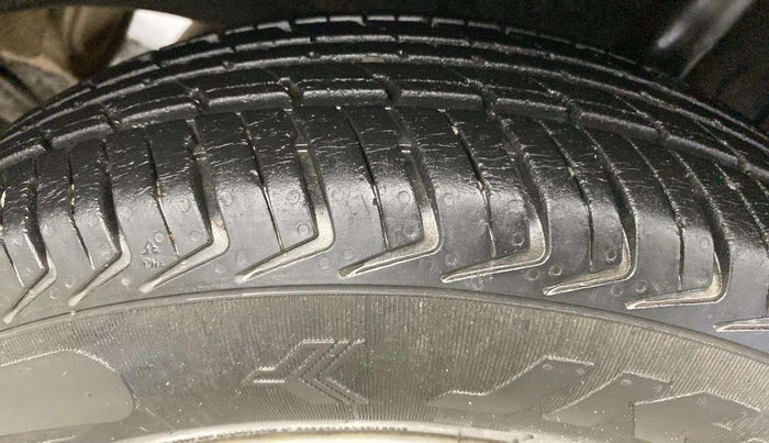 2016 Renault Kwid RXT 0.8, Petrol, Manual, 23,126 km, Right Rear Tyre Tread