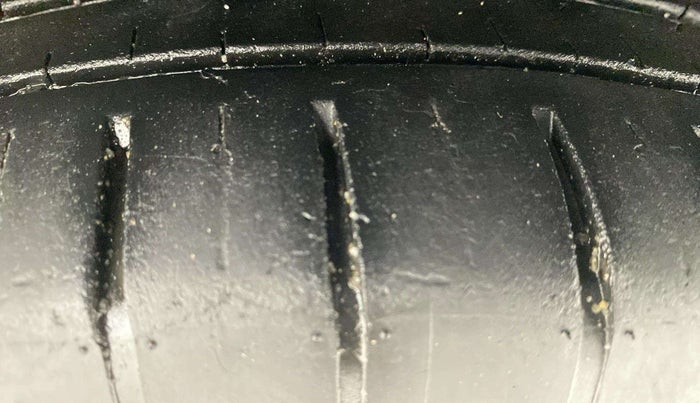 2020 Maruti Baleno ALPHA CVT PETROL 1.2, Petrol, Automatic, 71,868 km, Left Front Tyre Tread