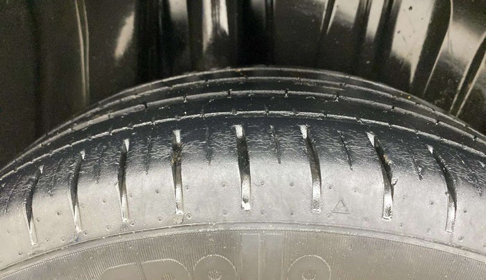 2023 Maruti Baleno ALPHA PETROL 1.2, Petrol, Manual, 38,720 km, Right Rear Tyre Tread