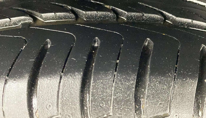 2018 Tata Tiago XZA PETROL, Petrol, Automatic, 13,614 km, Right Rear Tyre Tread