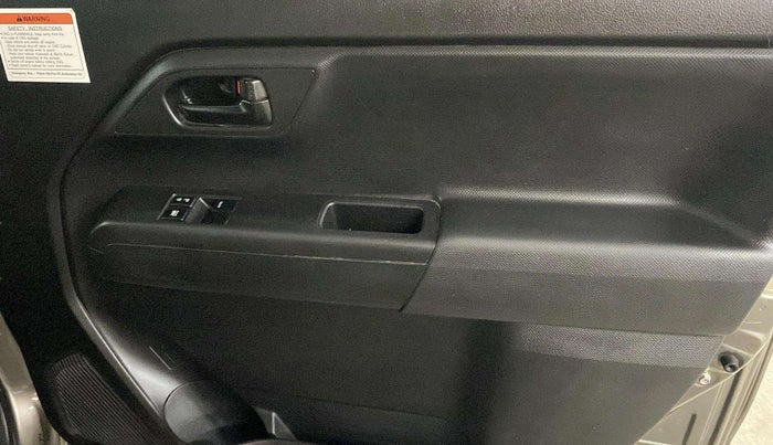 2021 Maruti New Wagon-R LXI CNG (O) 1.0, CNG, Manual, 44,166 km, Driver Side Door Panels Control