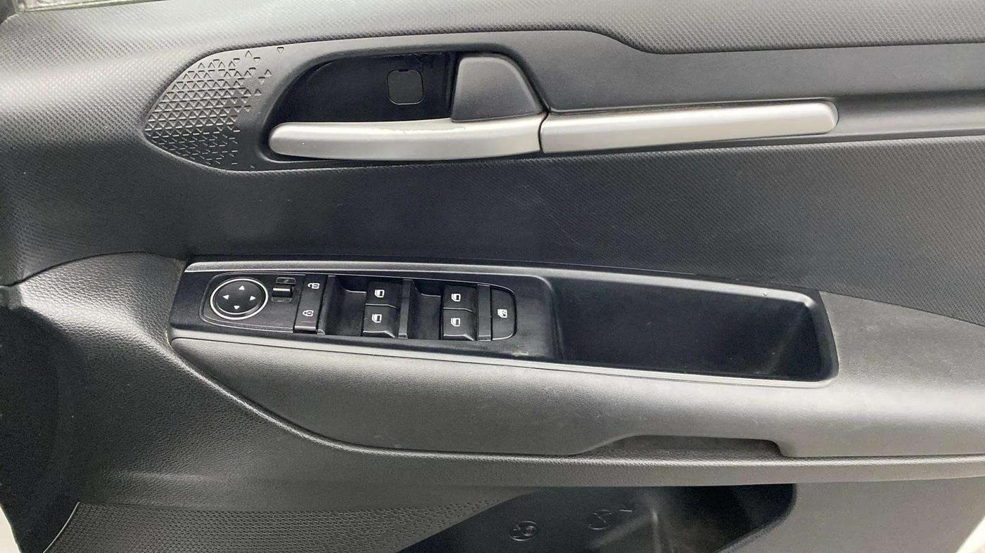 2023 KIA SONET HTK 1.2 PETROL MT, Petrol, Manual, 39,299 km, Driver Side Door Panels Control