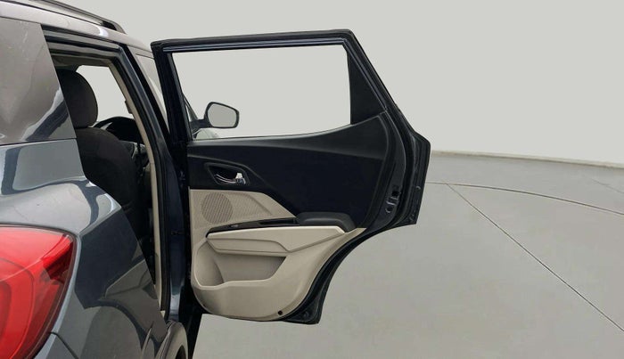 2022 Mahindra XUV300 W8 1.5 DIESEL, Diesel, Manual, 65,229 km, RHS Rear Door