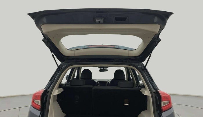 2022 Mahindra XUV300 W8 1.5 DIESEL, Diesel, Manual, 65,229 km, Boot Door Open
