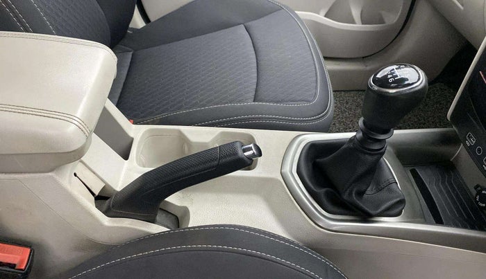 2022 Mahindra XUV300 W8 1.5 DIESEL, Diesel, Manual, 65,229 km, Gear Lever
