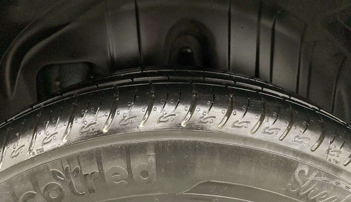 2022 Mahindra XUV300 W8 1.5 DIESEL, Diesel, Manual, 65,229 km, Left Rear Tyre Tread