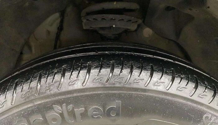 2022 Mahindra XUV300 W8 1.5 DIESEL, Diesel, Manual, 65,229 km, Left Front Tyre Tread