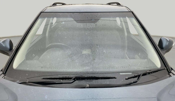 2022 Mahindra XUV300 W8 1.5 DIESEL, Diesel, Manual, 65,229 km, Front Windshield