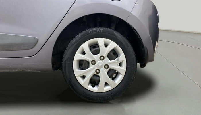 2016 Hyundai Grand i10 SPORTZ 1.2 KAPPA VTVT, Petrol, Manual, 1,03,899 km, Left Rear Wheel