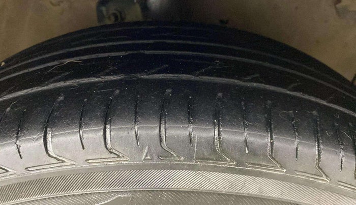 2017 Maruti Celerio ZXI, Petrol, Manual, 84,952 km, Right Front Tyre Tread