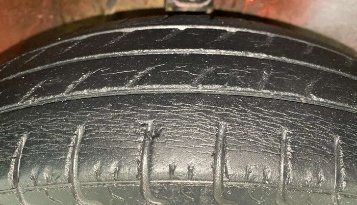 2014 Maruti Alto 800 LXI, Petrol, Manual, 42,364 km, Right Front Tyre Tread
