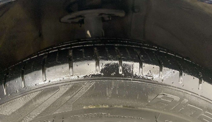 2018 Maruti Baleno ZETA PETROL 1.2, Petrol, Manual, 42,368 km, Right Front Tyre Tread