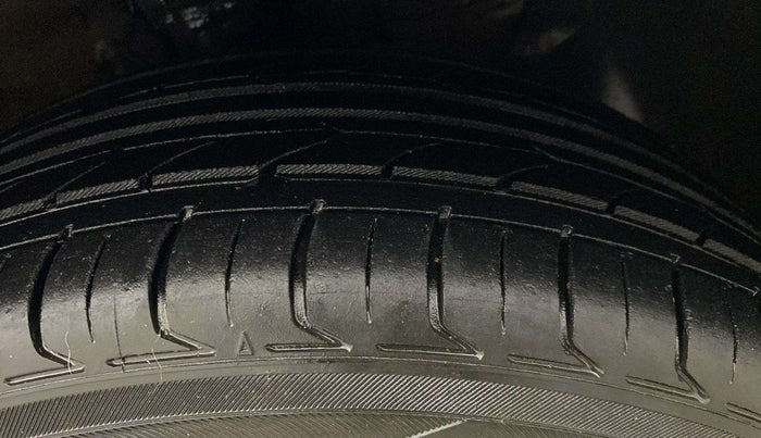 2017 Hyundai Elite i20 ASTA 1.2, Petrol, Manual, 59,515 km, Right Front Tyre Tread