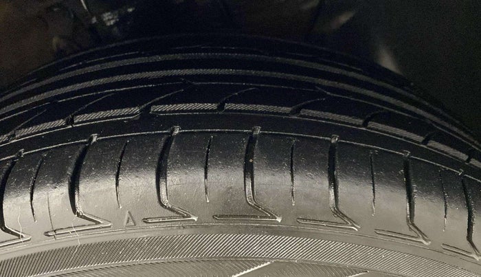 2017 Hyundai Elite i20 ASTA 1.2, Petrol, Manual, 59,515 km, Left Front Tyre Tread