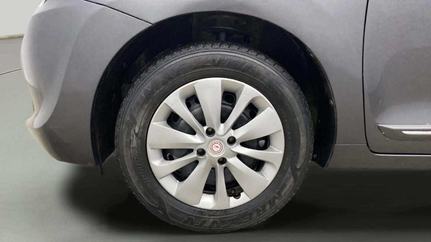 2016 Maruti Baleno DELTA PETROL 1.2, Petrol, Manual, 71,578 km, Left Front Wheel