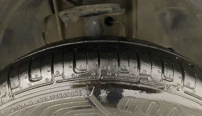 2016 Tata Tiago XM PETROL, Petrol, Manual, 66,520 km, Right Front Tyre Tread