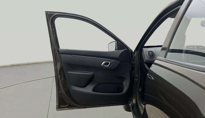 2018 Renault Kwid RXT 1.0 AMT (O), Petrol, Automatic, 51,522 km, LHS Front Door